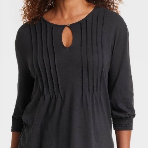 Knox Rose Women's Pintuck 3/4 Sleeve Shirt - Picture 3 of 6